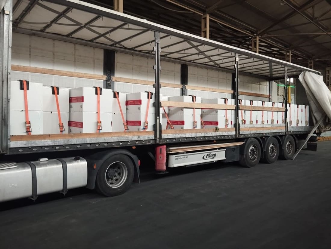 Transport bloczków gipsowych na paletach, mocowanych pasami — GRIDER CARGO, Mołdawia–Polska–Czechy